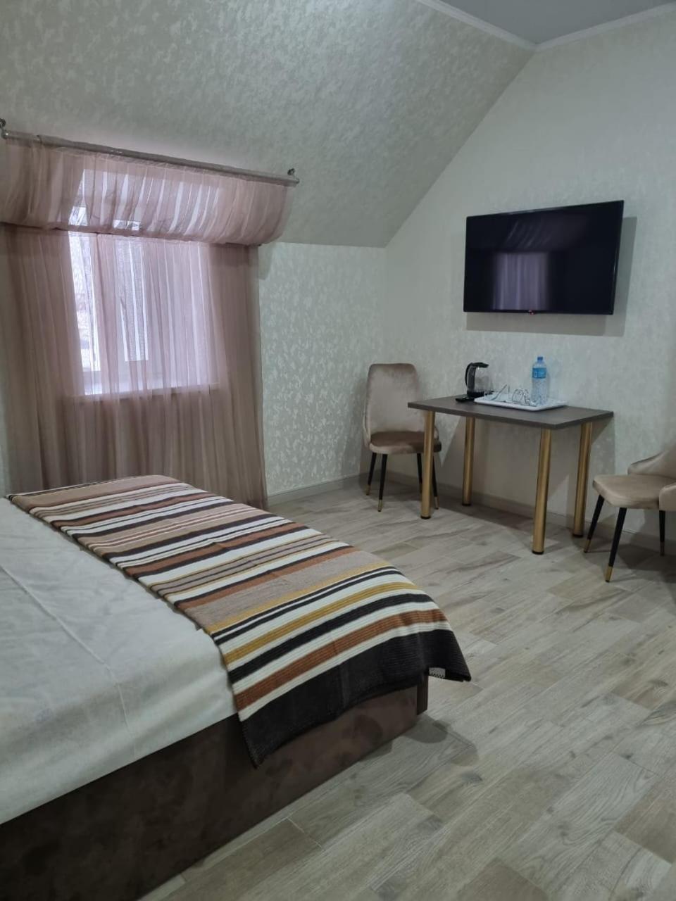 Гостинично-Банный Комплекс Майами Люкс Otel Kostanay Dış mekan fotoğraf